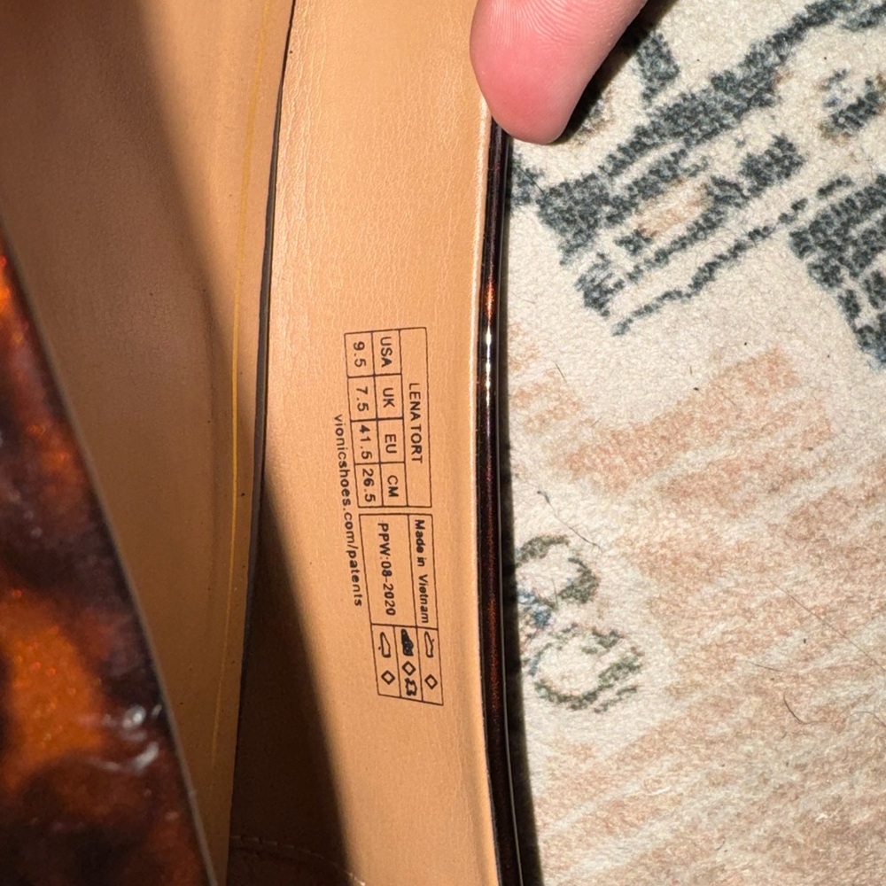 Vionic Women's Brown Patterned Flats - image 3